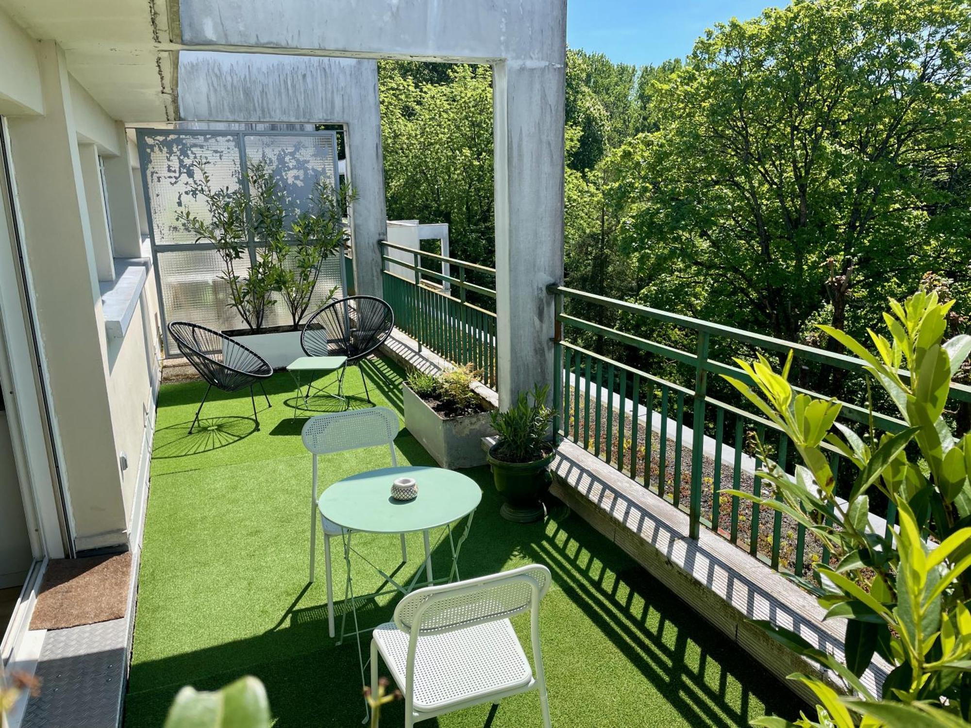Appartement Avec Terrasse Et Parking Gratuit Accole Montbéliard Exterior foto